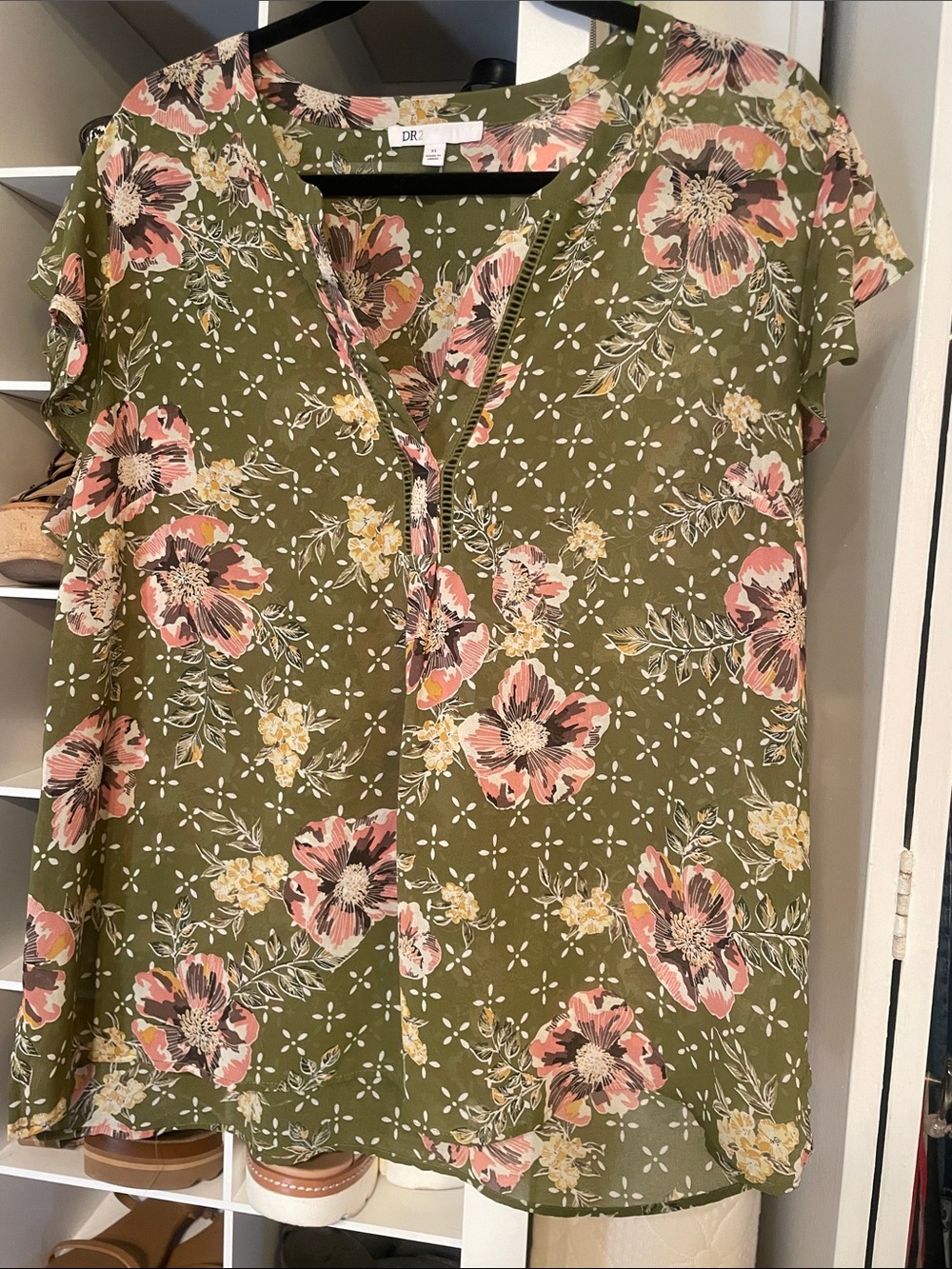 DR2 Olive Green Floral Zip-Front Short-Sleeve Blouse